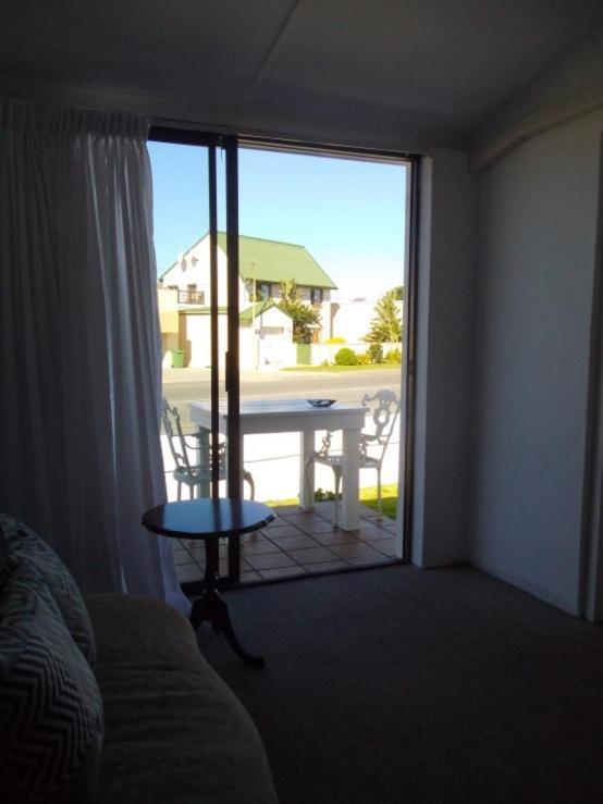 Breeze Inn Guesthouse Kiddʼs Beach Zimmer foto