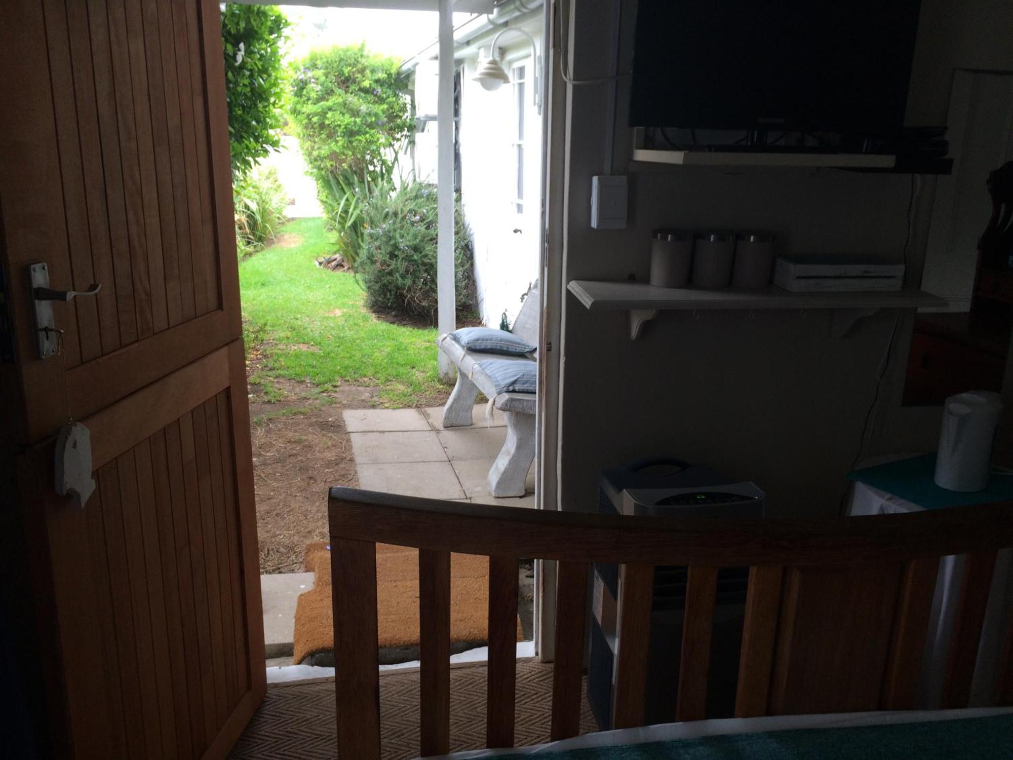 Breeze Inn Guesthouse Kiddʼs Beach Zimmer foto