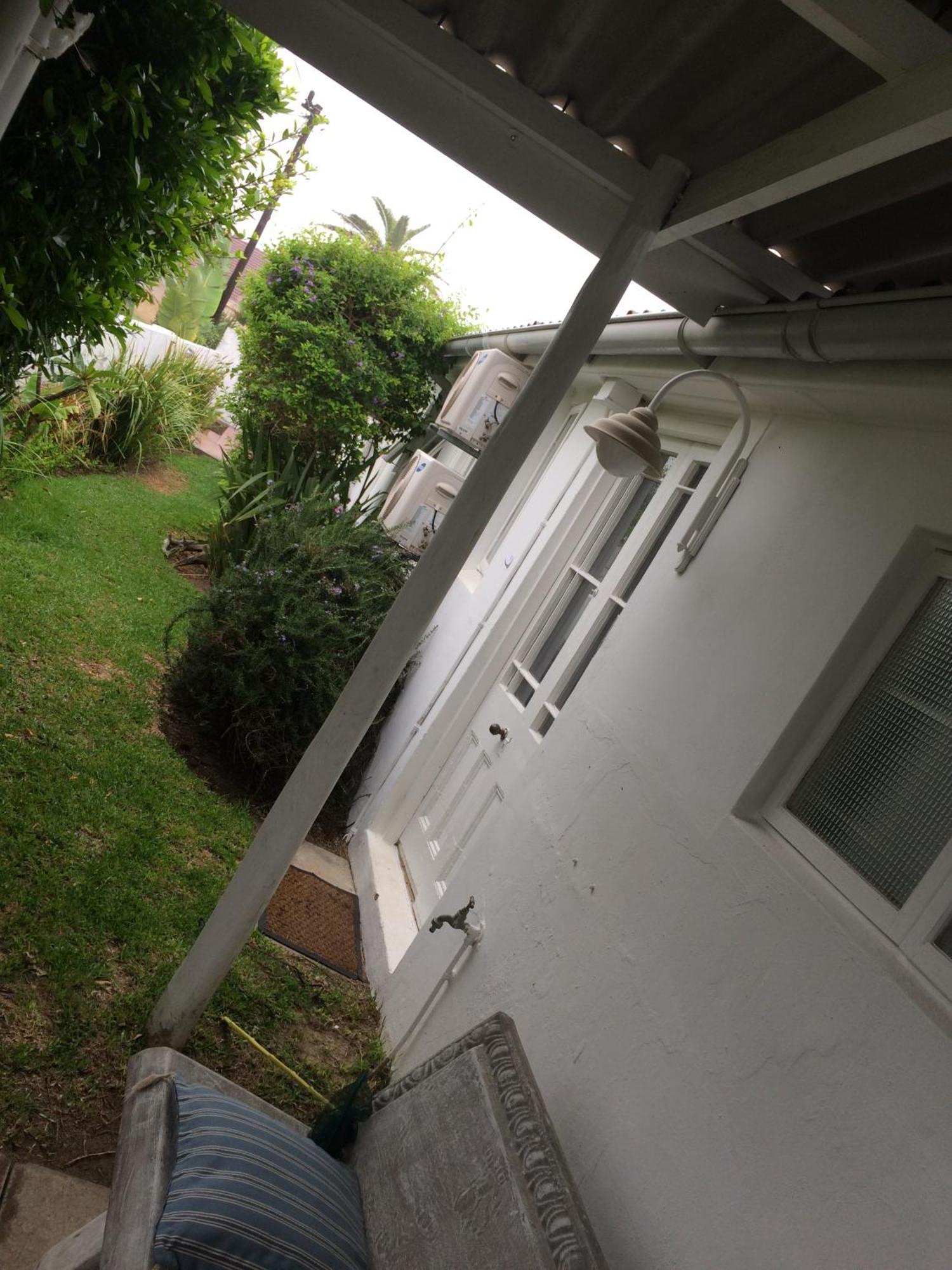 Breeze Inn Guesthouse Kiddʼs Beach Zimmer foto