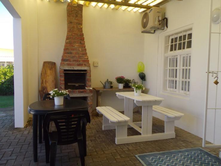 Breeze Inn Guesthouse Kiddʼs Beach Exterior foto